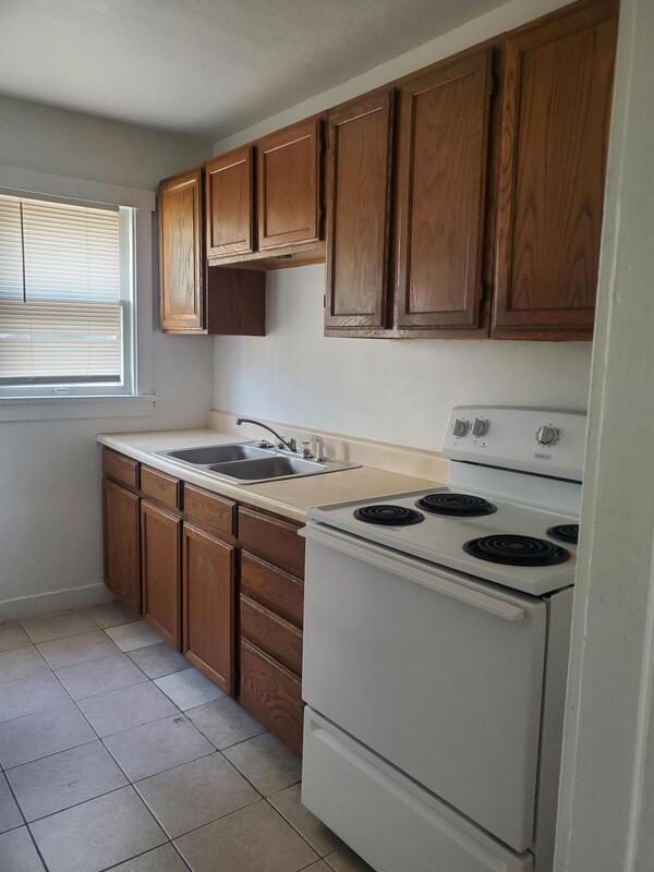 Building Photo - 14 W 16th Ave