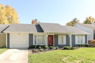 Building Photo - Walk from this Charming Home To The Carmel Arts District!