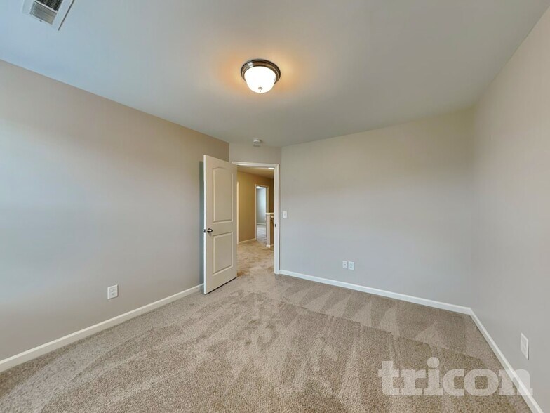 Building Photo - 108 Glacier Pt