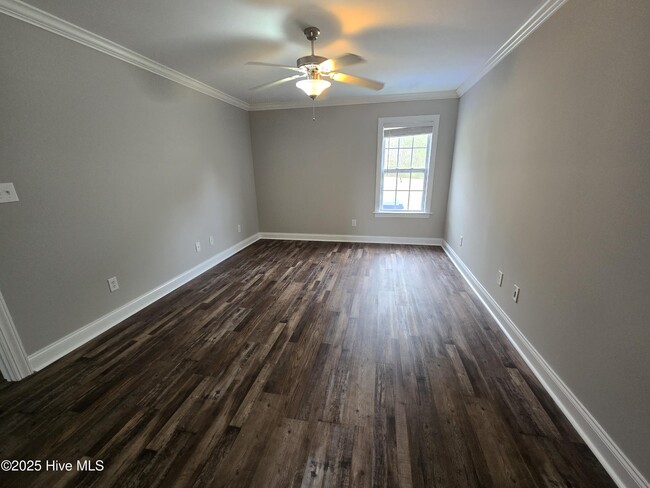 Building Photo - 1868 Cambria Dr