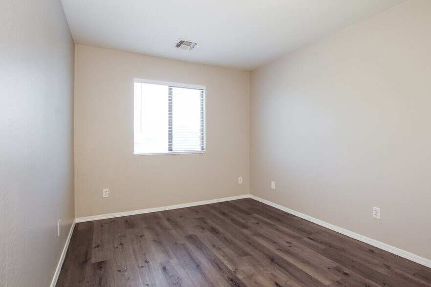 Building Photo - 8502 W Luken Way