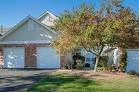 Building Photo - 2943 Kentshire Cir