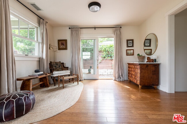 Building Photo - 6271 Saylin Ln