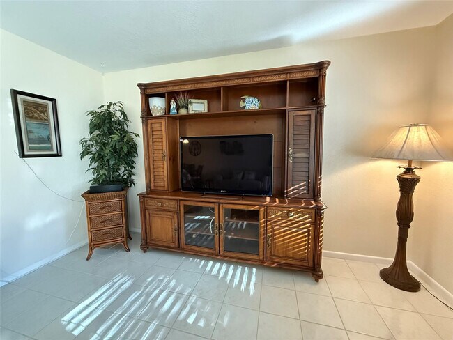 Building Photo - 42 Tilford C