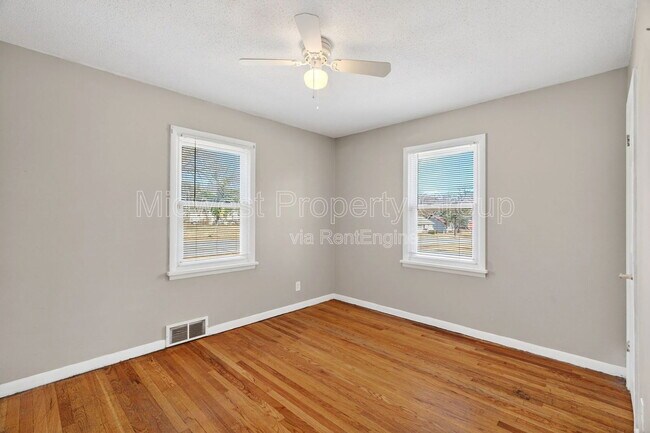 Building Photo - 8280 Frost Ave