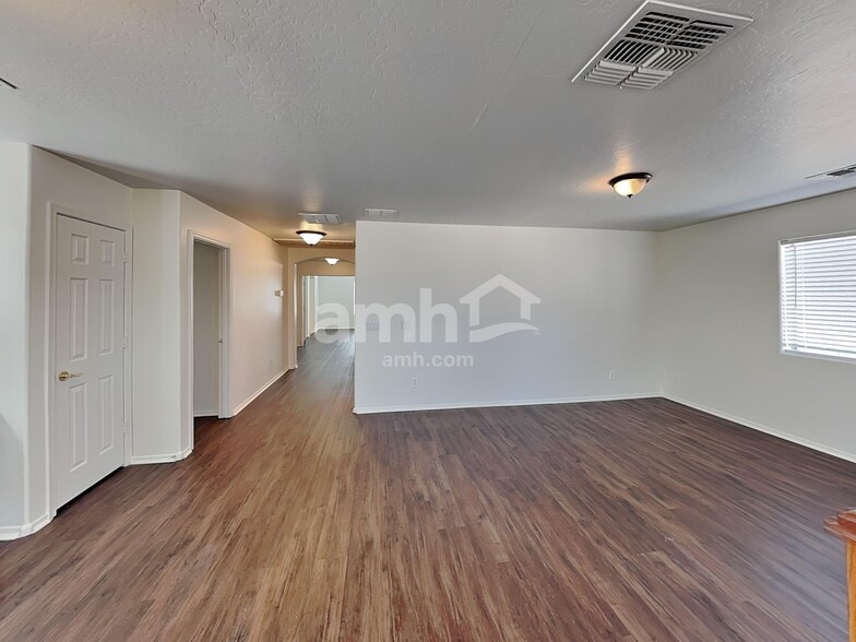 Building Photo - 14223 W Jenan Dr