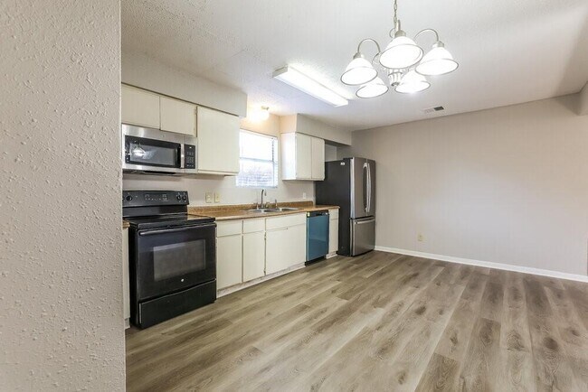 Building Photo - 5606 Drakestone Blvd