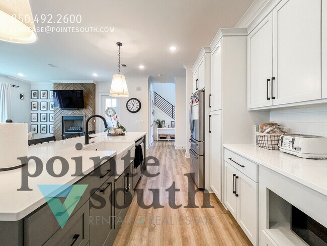 Building Photo - 13805 Red Drum Ct