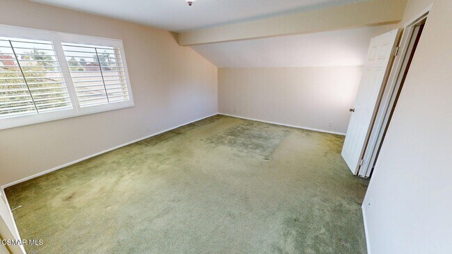 Building Photo - 2431 Deerfield Ct