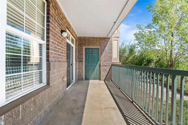 Building Photo - Spacious 2BR Condo convenient to DTC, Auro...