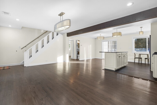 Building Photo - 3225 Illinois Rd