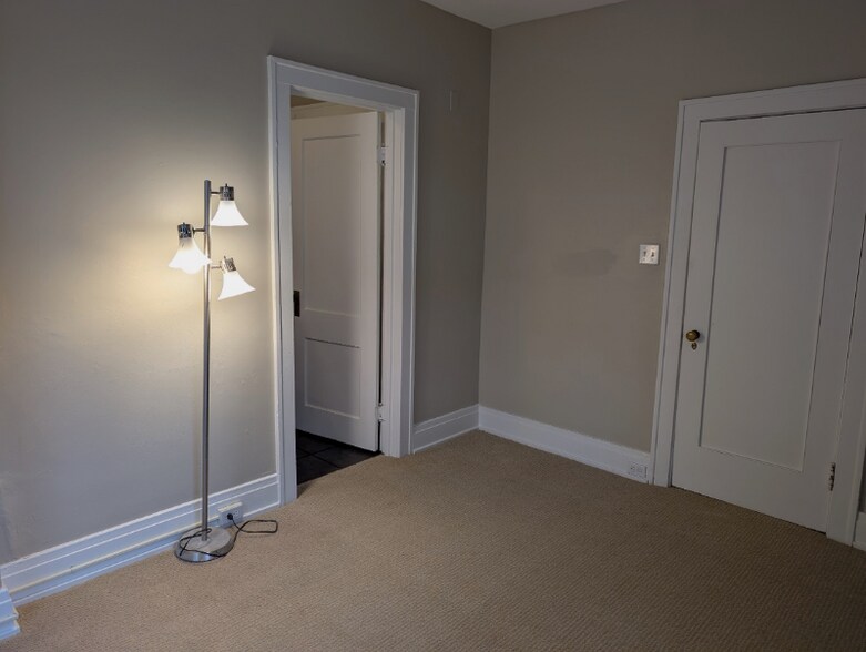 Building Photo - 69 Parkside Ave