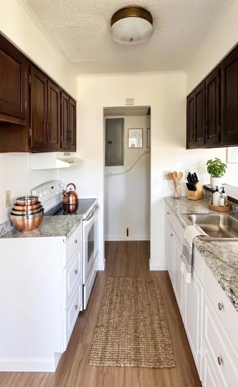 Building Photo - 620 Briar Manor