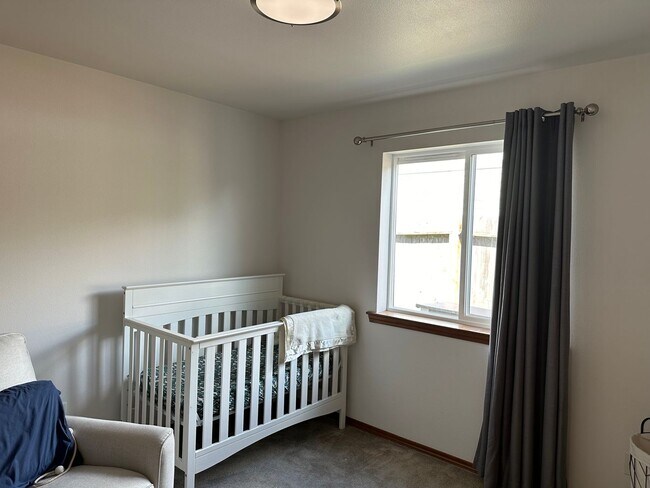 Building Photo - Ferndale 3 Bedroom 2 bath Rambler Small Pe...