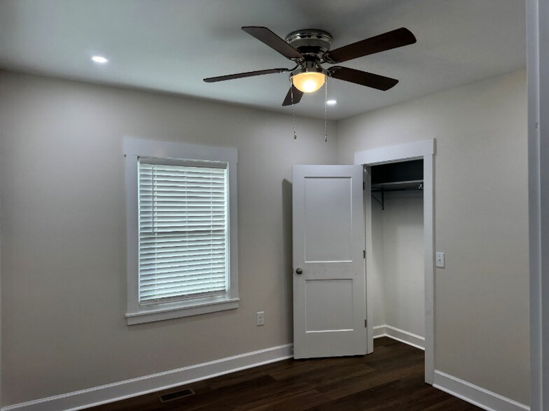 Building Photo - 632 Graham St