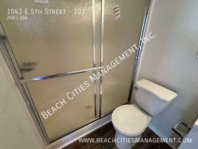 Building Photo - 1043 E 5th St