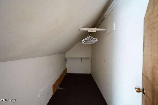 Building Photo - 11 Brayton St