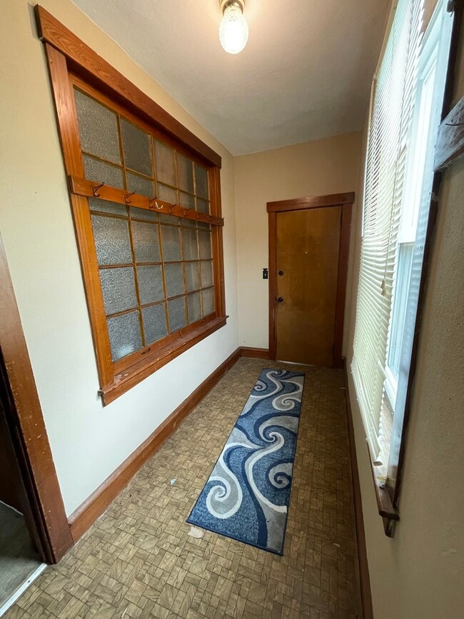 Building Photo - 75 Cacoosing Avenue, Unit A