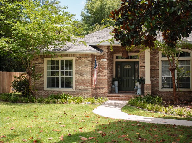 Building Photo - 807 Coldwater Creek Cir