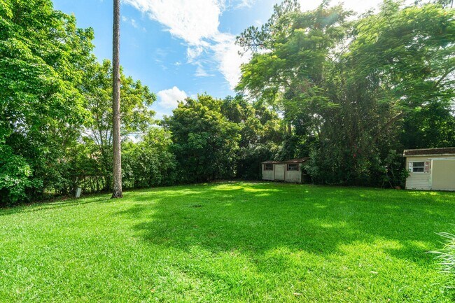 Building Photo - 12101 Tumbleweed Ct