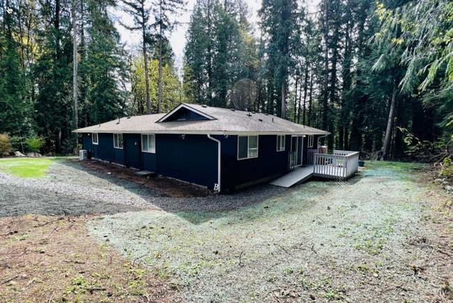 Building Photo - Modern Woodland Retreat in the Heart of Gig Harbor