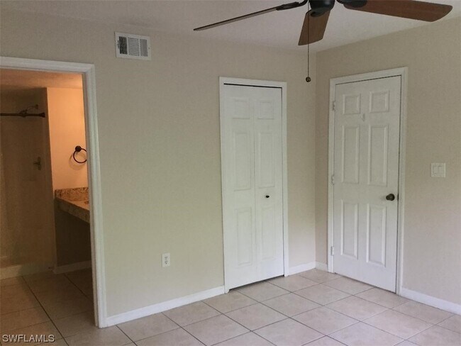 Building Photo - 2355 Naples Trace Cir