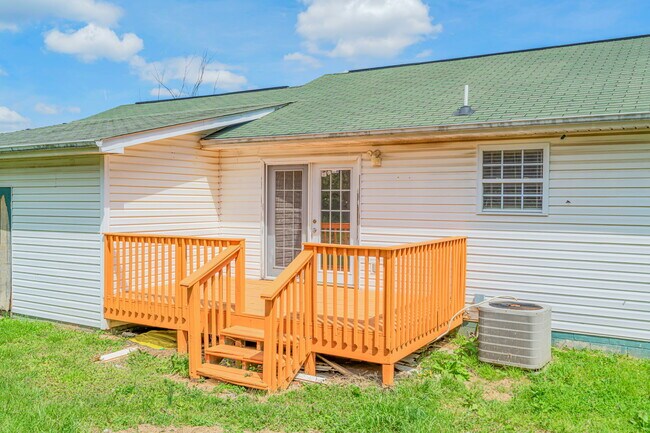 Building Photo - 182 Megan Ln