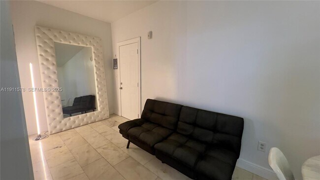 Building Photo - 1526 Pennsylvania Ave