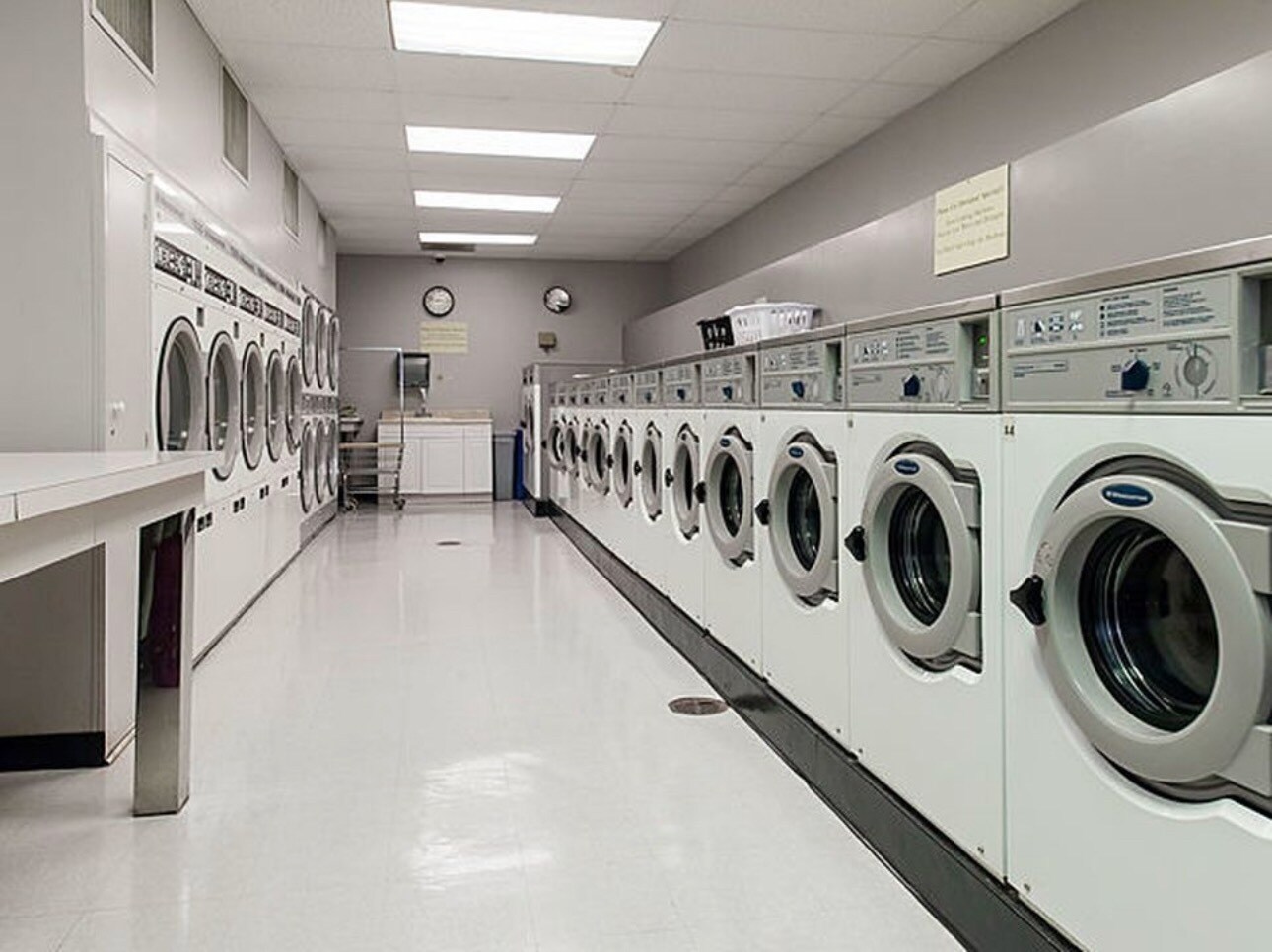 Building Photo - 1460 N Sandburg Ter