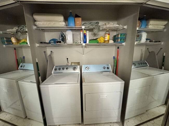 Building Photo - 3201 Lenox Rd NE