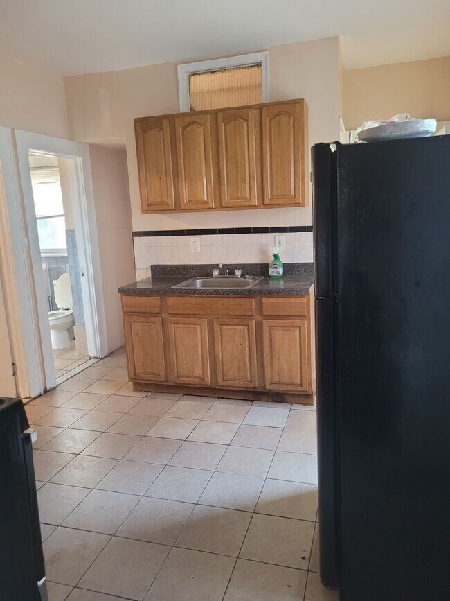 Building Photo - 24 Valley St