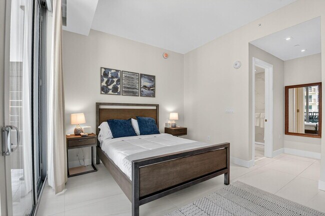 Building Photo - 3100 N Ocean Dr