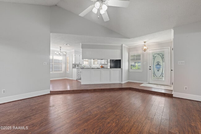 Building Photo - 115 Meadow Glen Dr