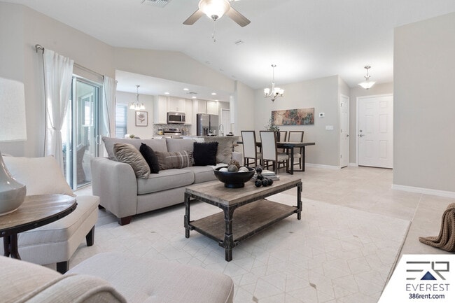 Building Photo - 10 Wildwood Pl