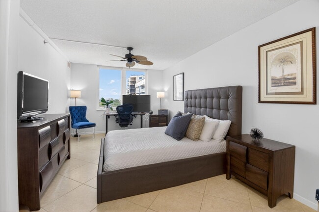 Building Photo - 3215 S Ocean Blvd