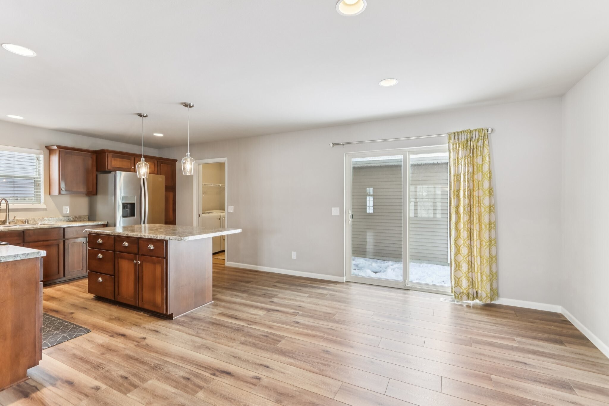 Building Photo - 204 Sugar Maple Ln