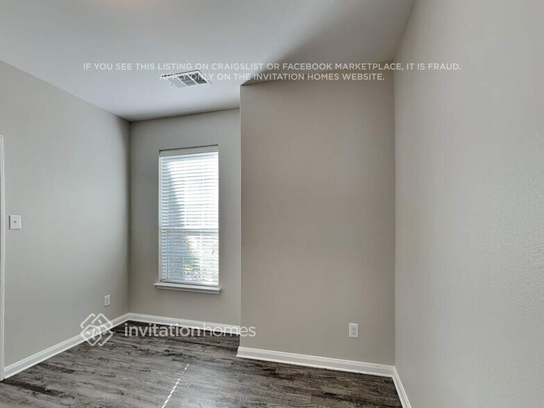 Building Photo - 529 Meadow Springs Dr