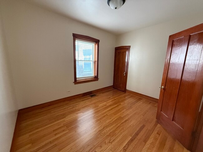 Building Photo - 2252 N Laramie Ave