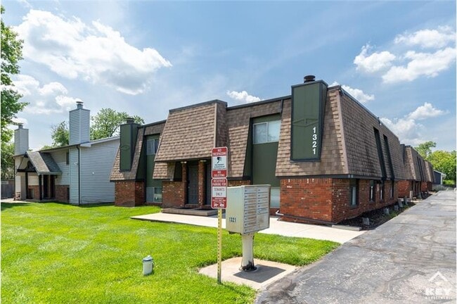 Primary Photo - 1321 N Sheridan St