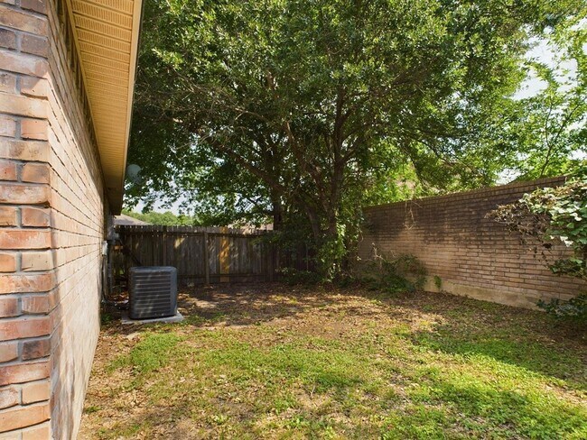 Building Photo - 2404 Brittain