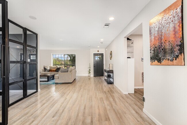 Building Photo - 1700 Delaford Cir