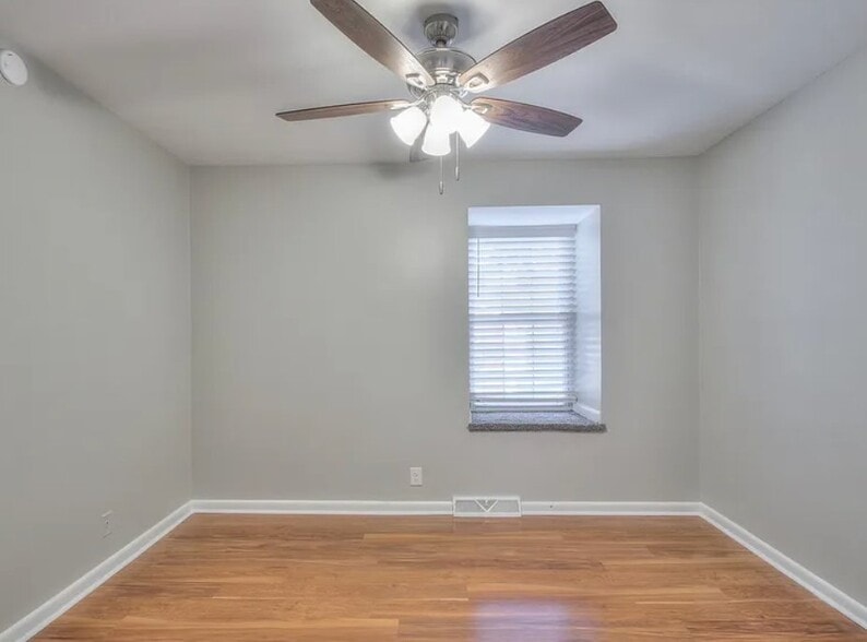 Building Photo - 5506 Country Dr