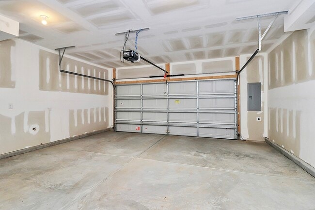 Building Photo - 707 Hoke Ln