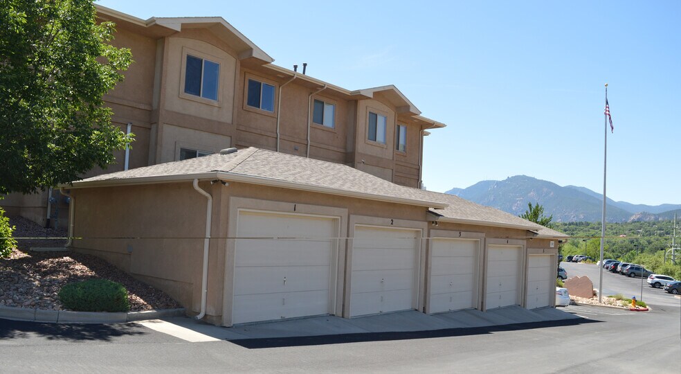 Building Photo - 1695 Little Bear Creek Pt