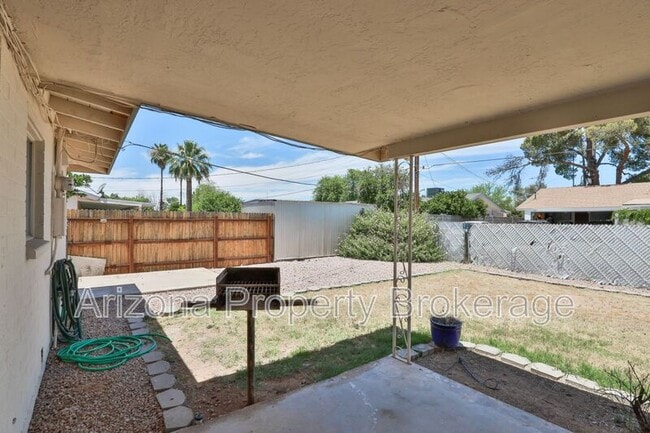 Building Photo - 1326 E Downing St