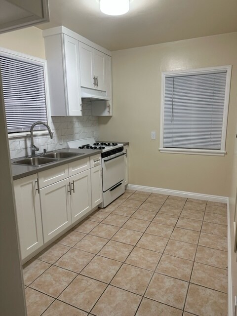 Unit 12591 Kitchen - 12591 Cometa Ave