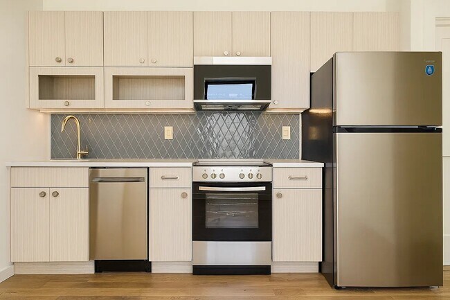 Building Photo - 524 W 134th St