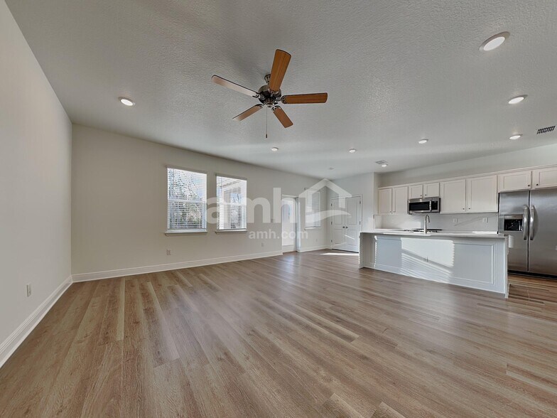 Building Photo - 6727 Atlantic Bch Ave