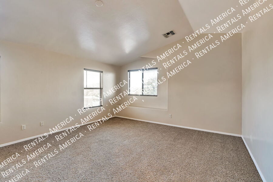 Building Photo - 10813 S Bear Table Tank Dr