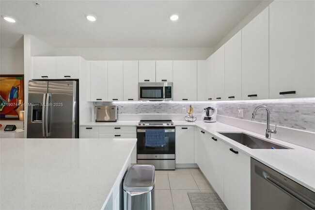 Building Photo - 8001 NW 41st St